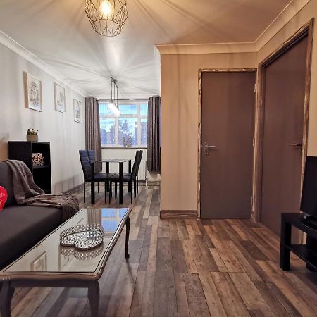 Palaz 2 - 2 Bedroom Flat Edmonton Esterno foto