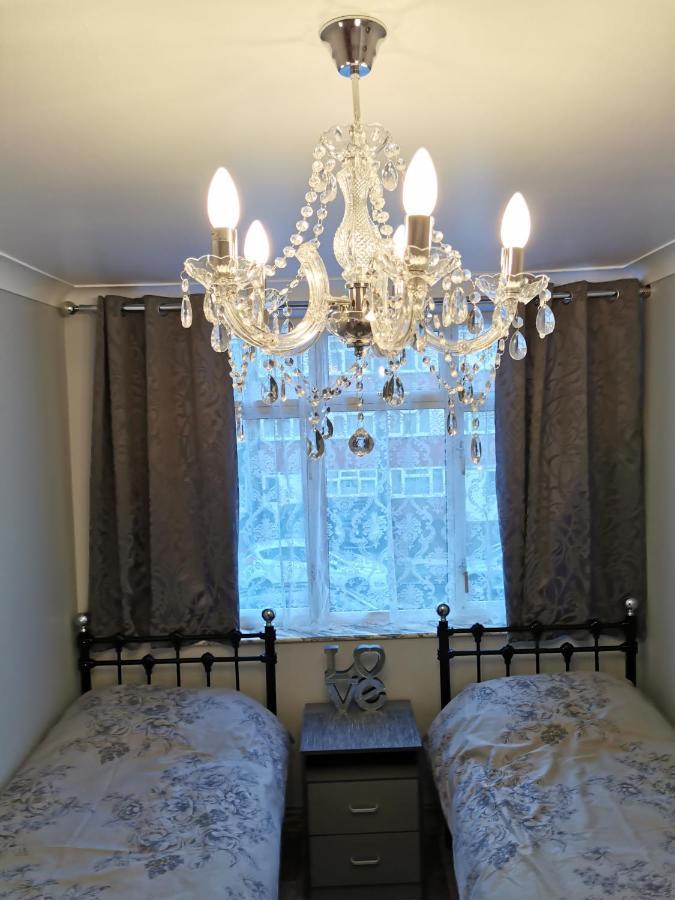 Palaz 2 - 2 Bedroom Flat Edmonton Esterno foto