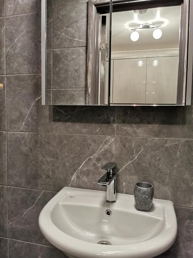 Palaz 2 - 2 Bedroom Flat Edmonton Esterno foto