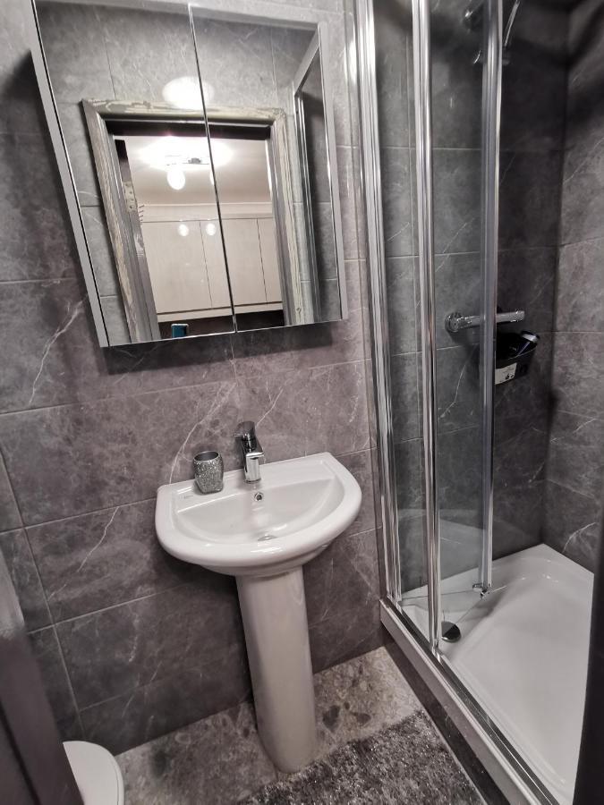 Palaz 2 - 2 Bedroom Flat Edmonton Esterno foto