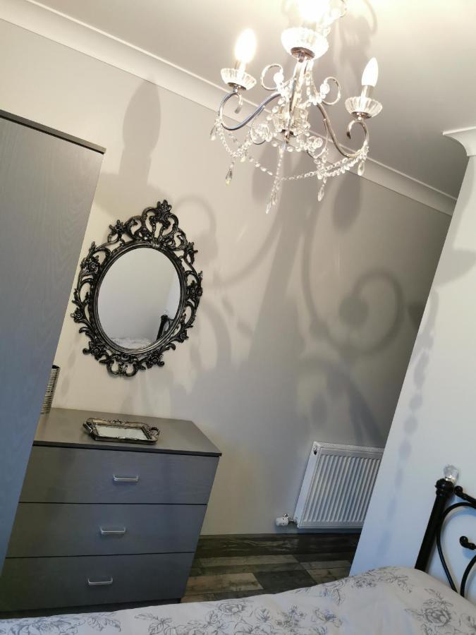 Palaz 2 - 2 Bedroom Flat Edmonton Esterno foto