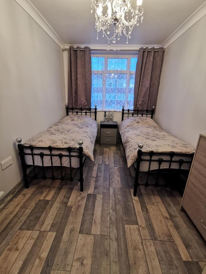 Palaz 2 - 2 Bedroom Flat Edmonton Esterno foto