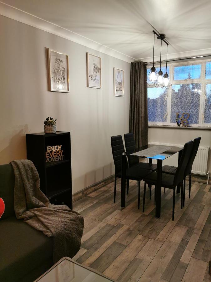 Palaz 2 - 2 Bedroom Flat Edmonton Esterno foto