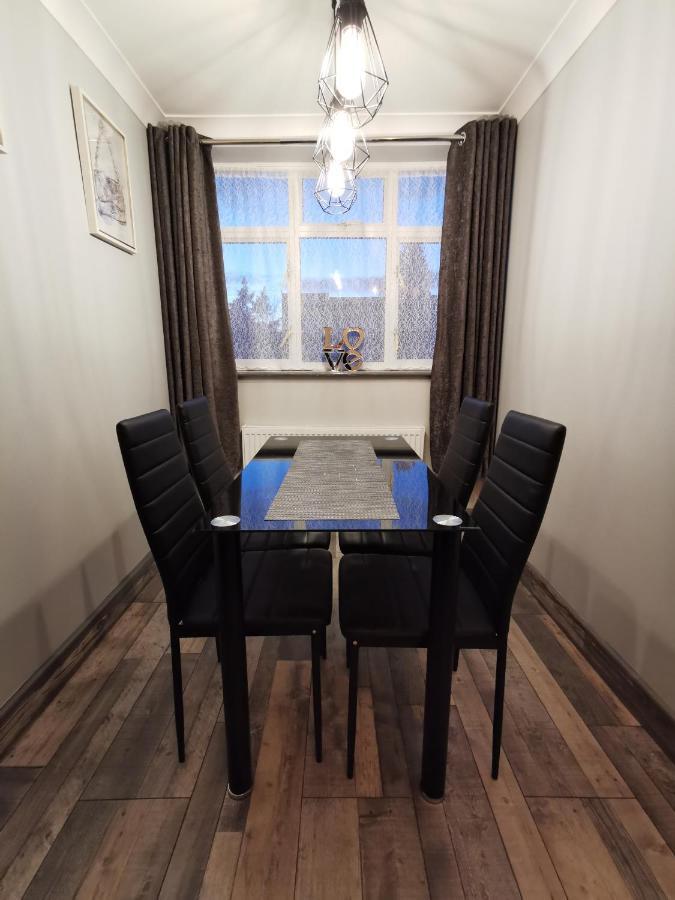Palaz 2 - 2 Bedroom Flat Edmonton Esterno foto