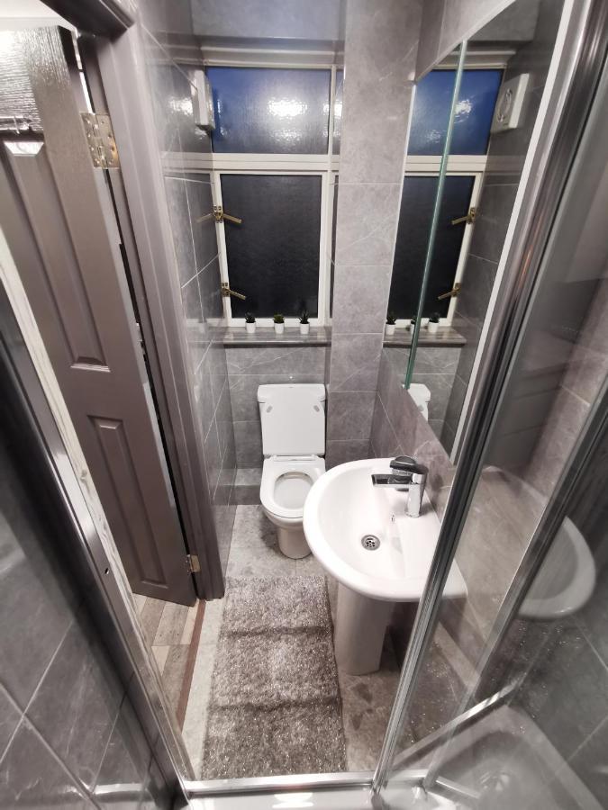 Palaz 2 - 2 Bedroom Flat Edmonton Esterno foto