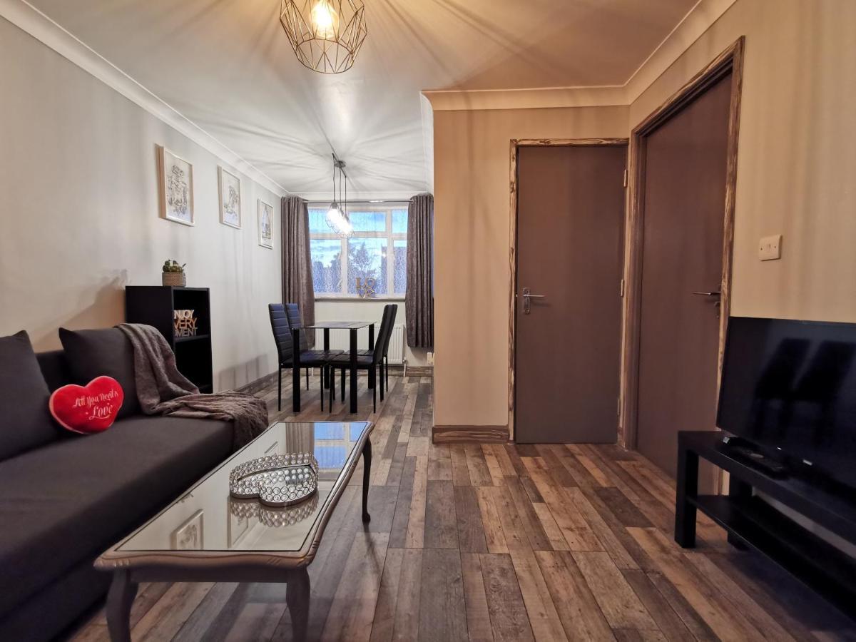 Palaz 2 - 2 Bedroom Flat Edmonton Esterno foto